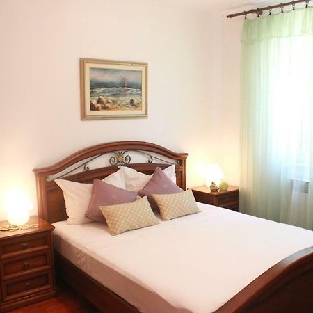 Apartment Dajana Бол Екстериор снимка
