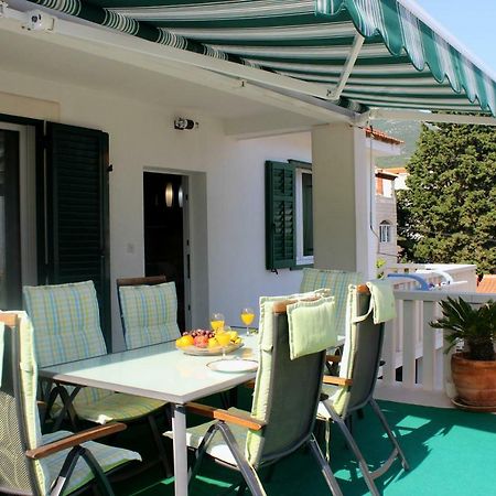 Apartment Dajana Бол Екстериор снимка