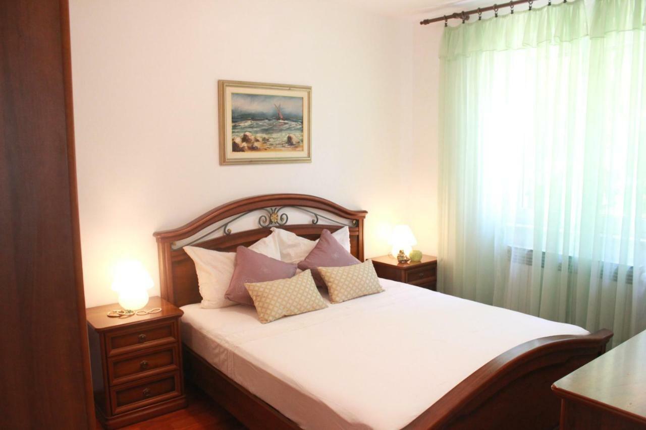 Apartment Dajana Бол Екстериор снимка