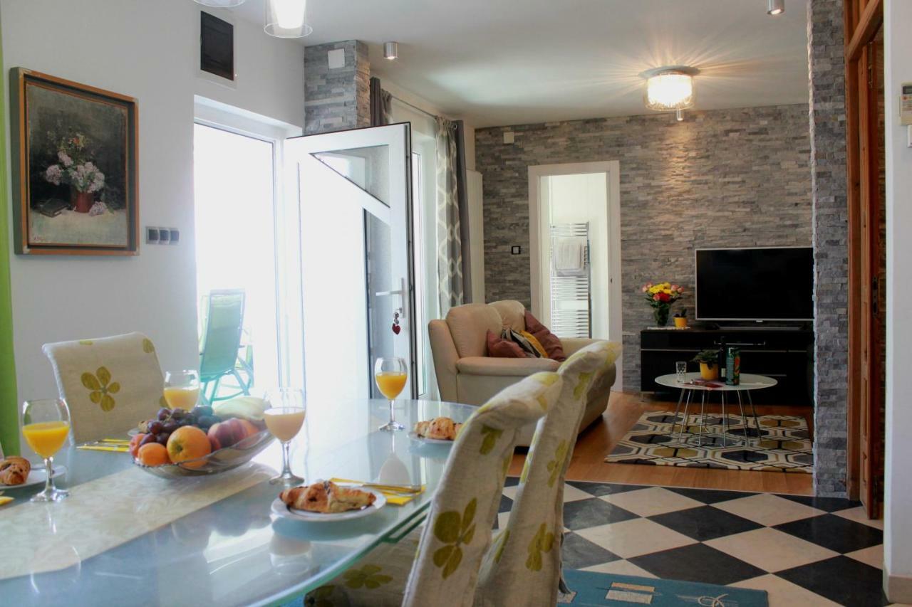 Apartment Dajana Бол Екстериор снимка